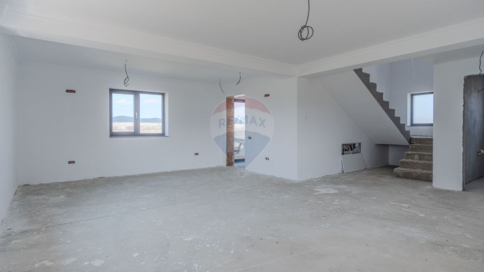 Casa moderna, la cheie, in Cristian – Str. Carpati