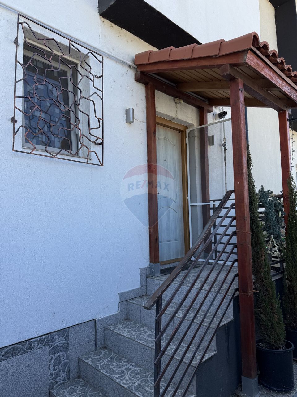 Vilă premium cu priveliște la lac și acces direct la apă