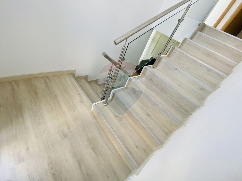 Vila Tunari 5 camere cu Garaj subteran