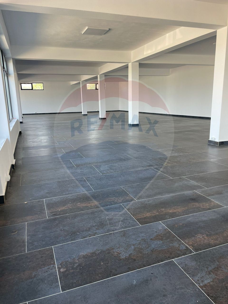 271sq.m Commercial Space for rent