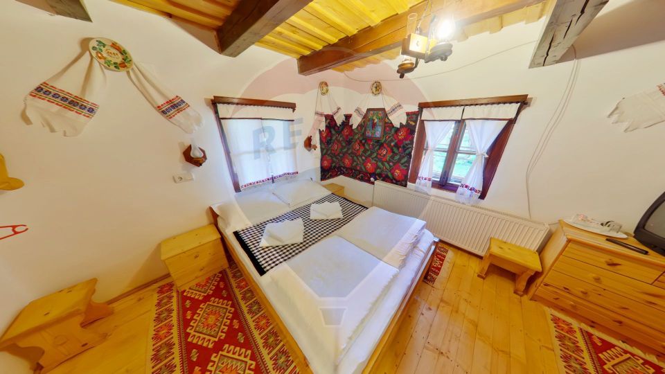 10 room Hotel / Pension for sale