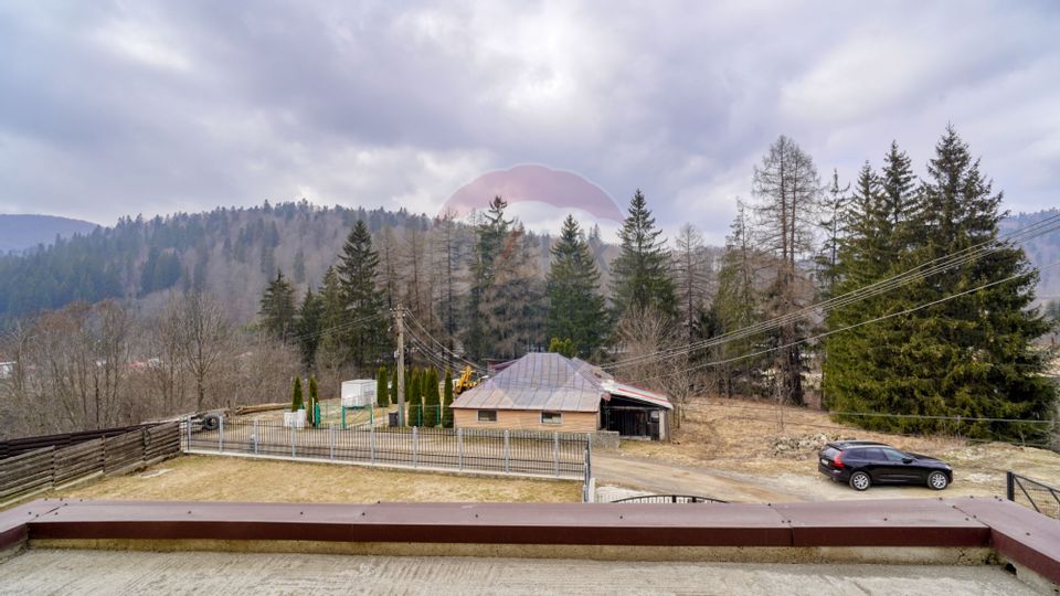 Casă / Vilă cu 6 camere de vânzare în Predeal