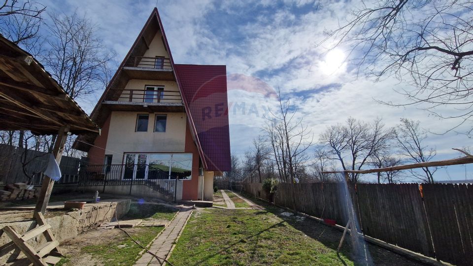 Holiday home for sale with opening to the lake, in Faurei