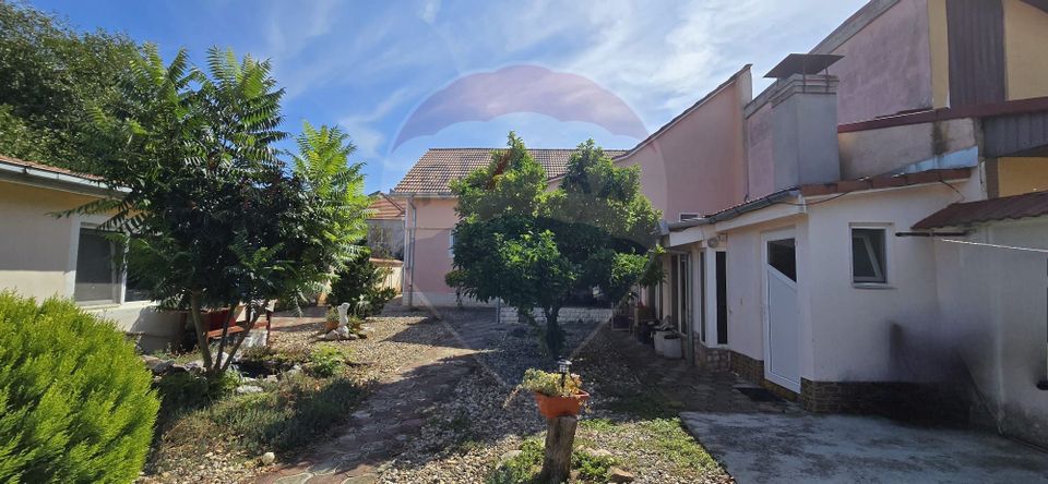 8 room House / Villa for sale, Central area