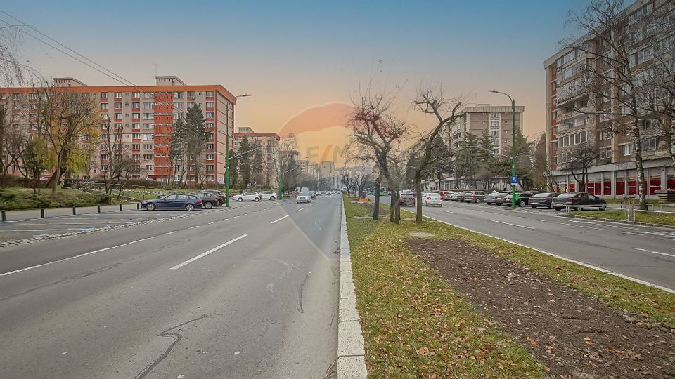 Comision 0% | Ap. 3 camere, etaj 1, complet renovat – Bd. Victoriei