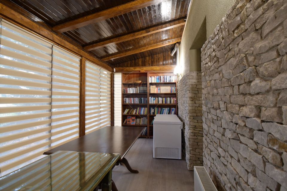 Casa cu 5 camere de inchiriat, zona Becas