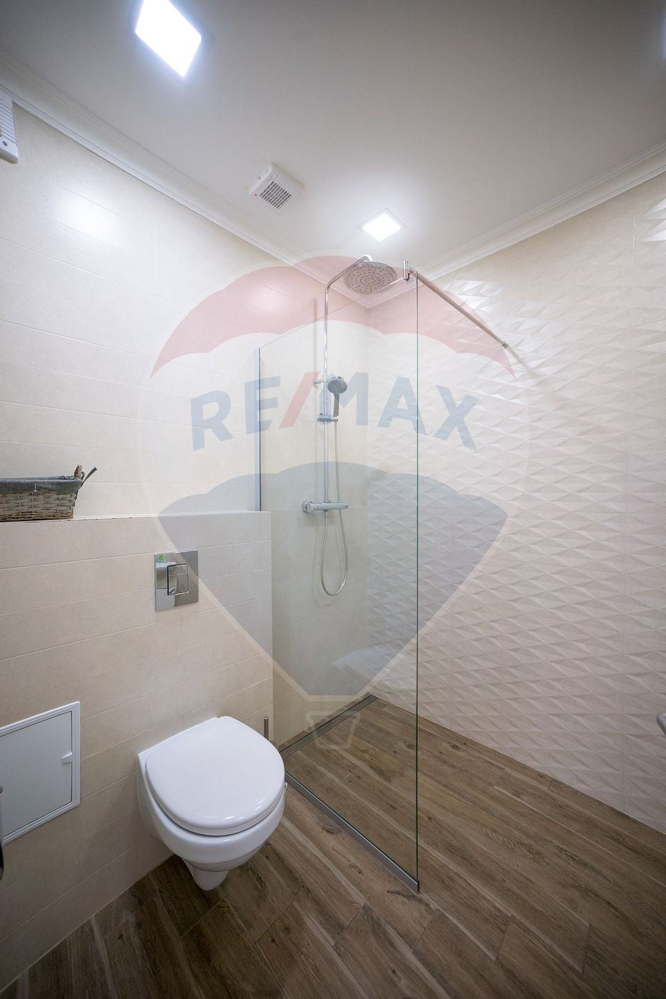 Apartament cu 2 camere de închiriat în zona Nufarul