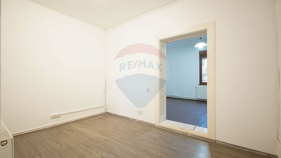 COMISION 0 Casă cu potențial excelent, teren 446 mp, Strada Fanionului