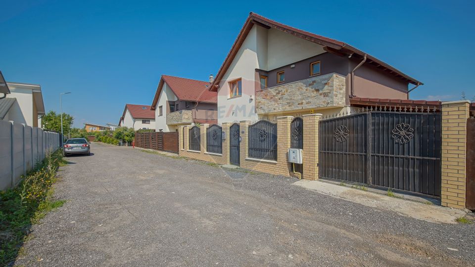 5 room House / Villa for sale