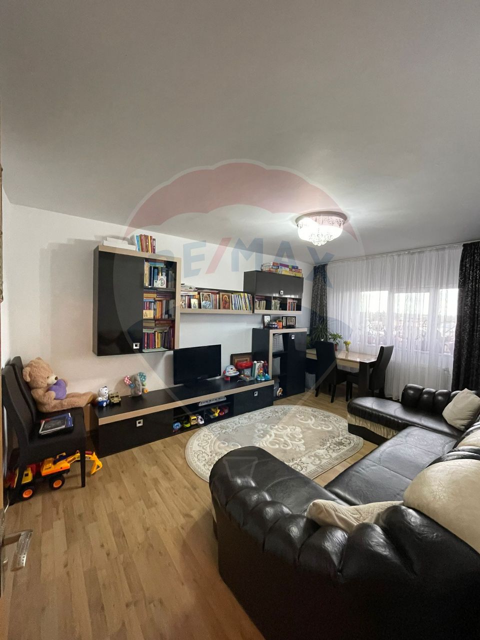 3 room Apartment for sale, Est area