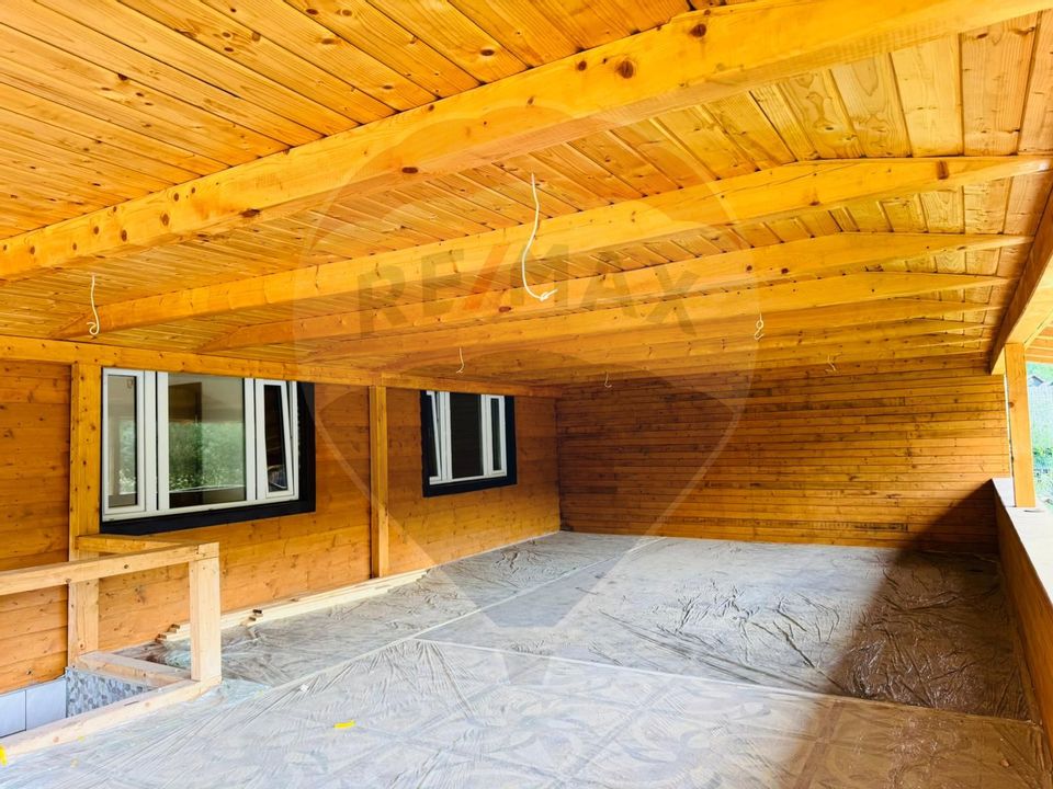 Hotel / Pensiune cu 9 camere de închiriat în zona Est