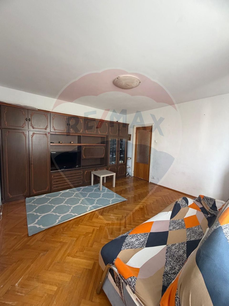Apartament de închiriat-2 camere zona Titan