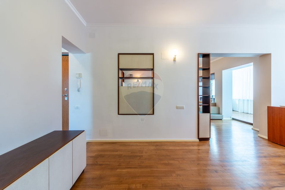 Apartament  cu 4 camere de închiriat în zona Victoriei - Romana