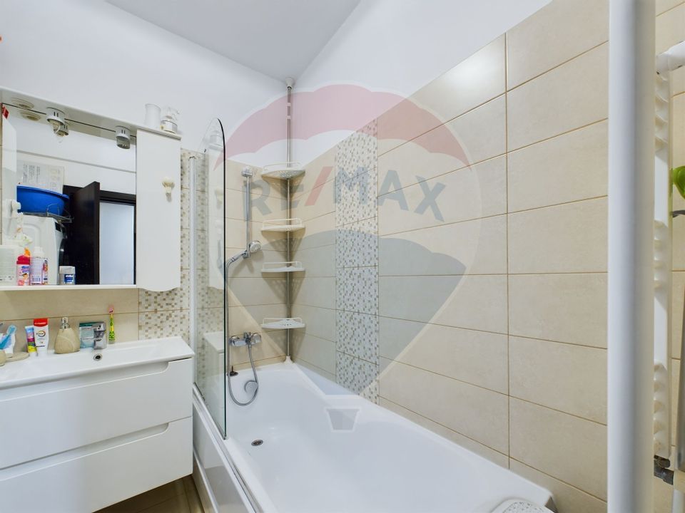 Apartament cu 3 camere Parcare Titan