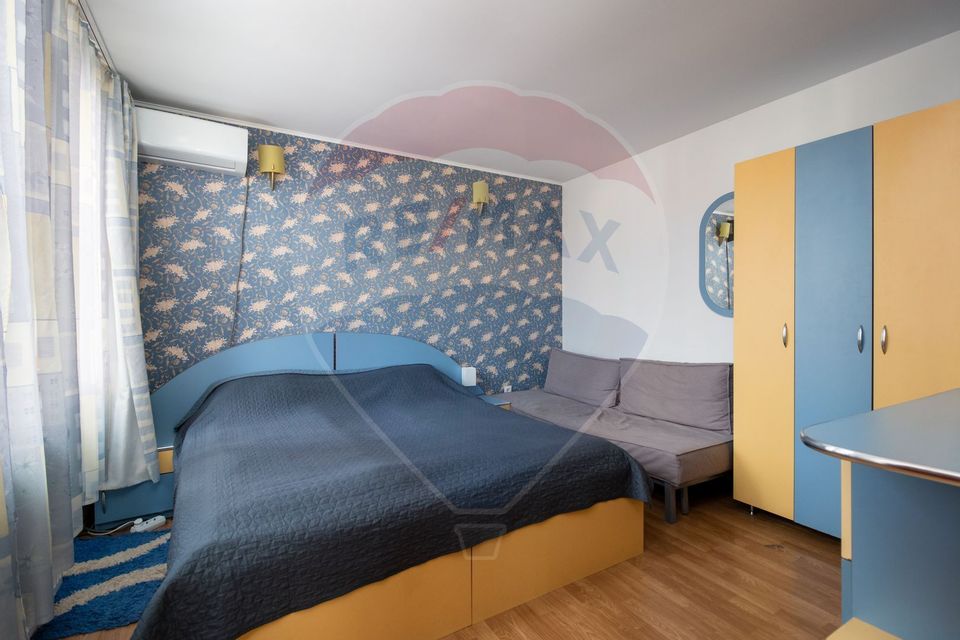 De Vânzare  Pensiunea Laura – 3 Margarete, Sânmartin, Băile Felix