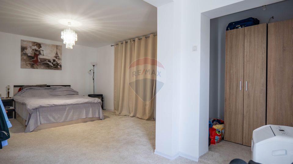 Vanzare vila si spațiu comercial, gradina si garaj-zona Corbii Mari