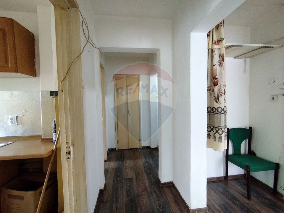 Apartament decomandat cu 3 camere de vânzare, zona Narcisa