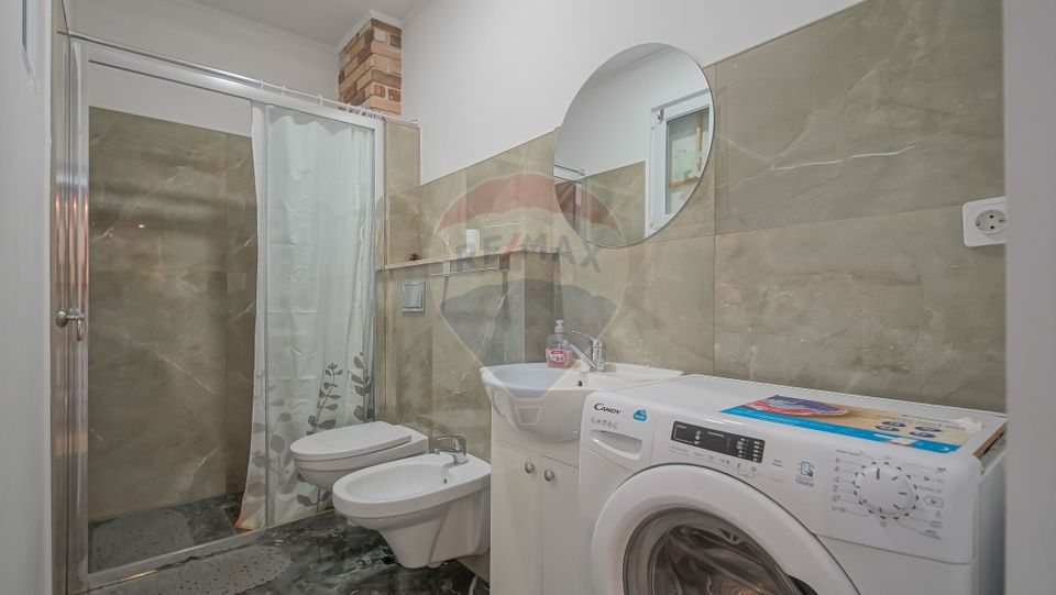 8 room House / Villa for sale, Aurel Vlaicu area