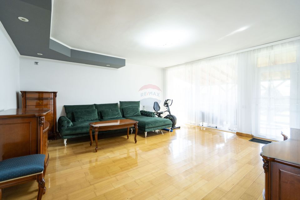 6 room House / Villa for sale