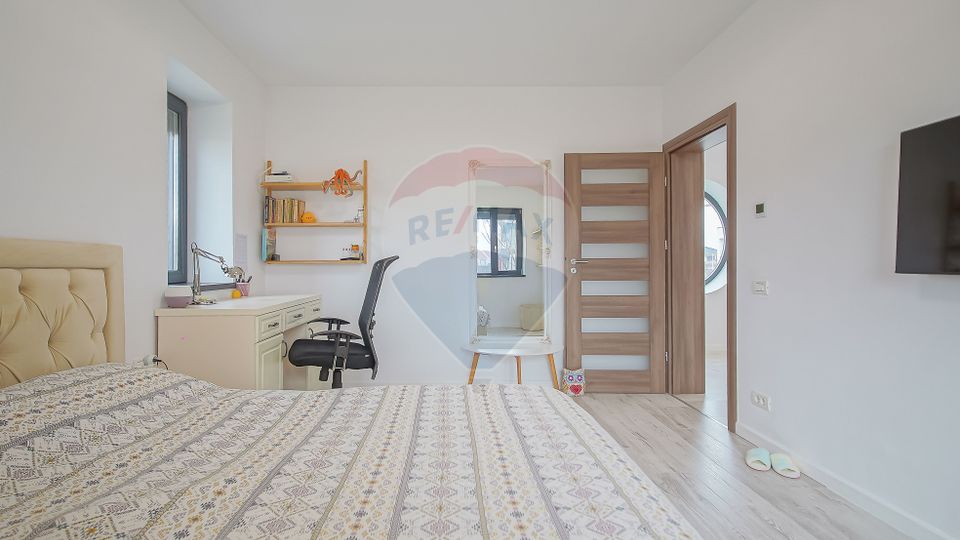 Casă premium cu 270 mp utili, 7 camere ,curte generoasă în Bartolomeu