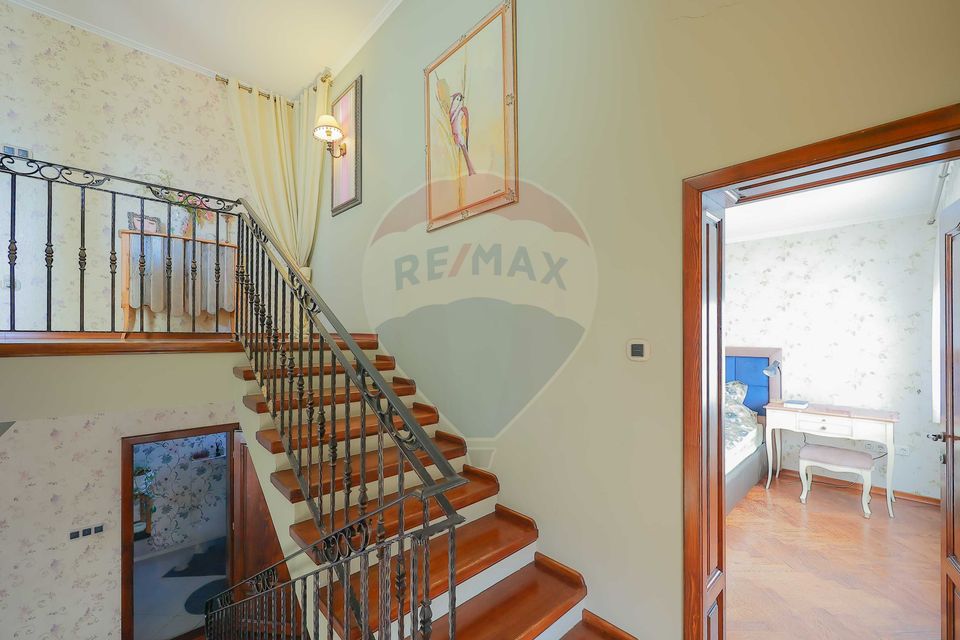 Casă 5 camere cu garaj, 230 mp utili, teren 503 mp, Nufărul, Oradea