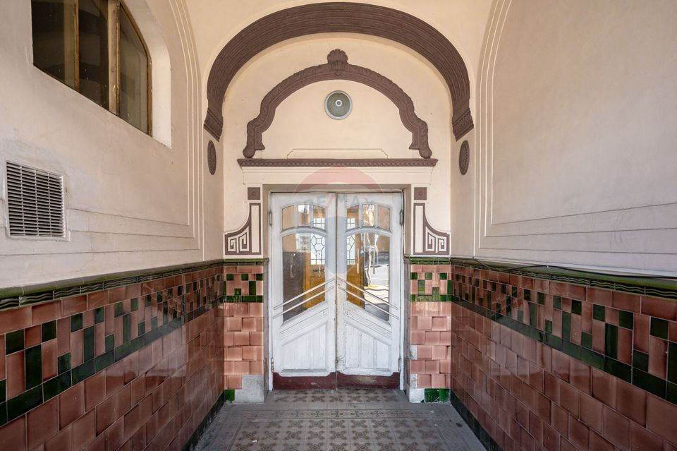 130 sqm Historic Property – Ideal for Living or Office