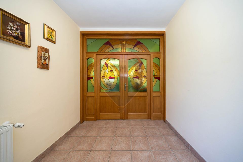 Vilă Moieciu, 375 mp util + teren 2.992 mp, View - Comision 0