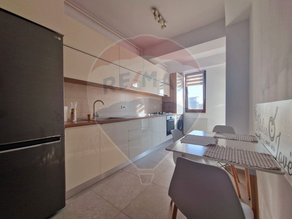 De inchiriat apartament 2 camere Centru Constanta cu loc de parcare