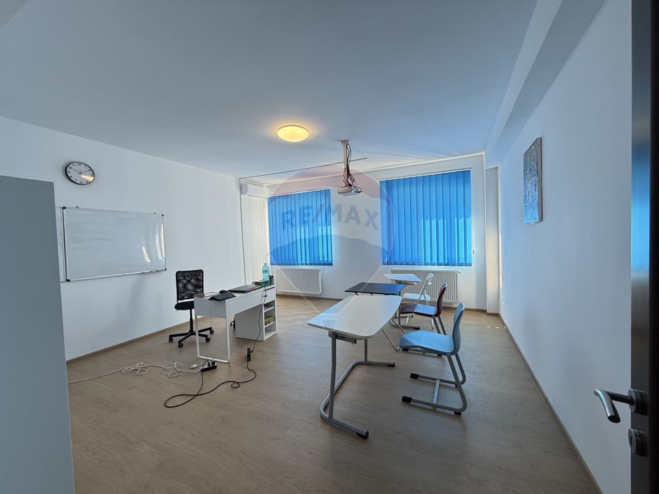 Apartament cu 3 camere de vânzare Voluntari
