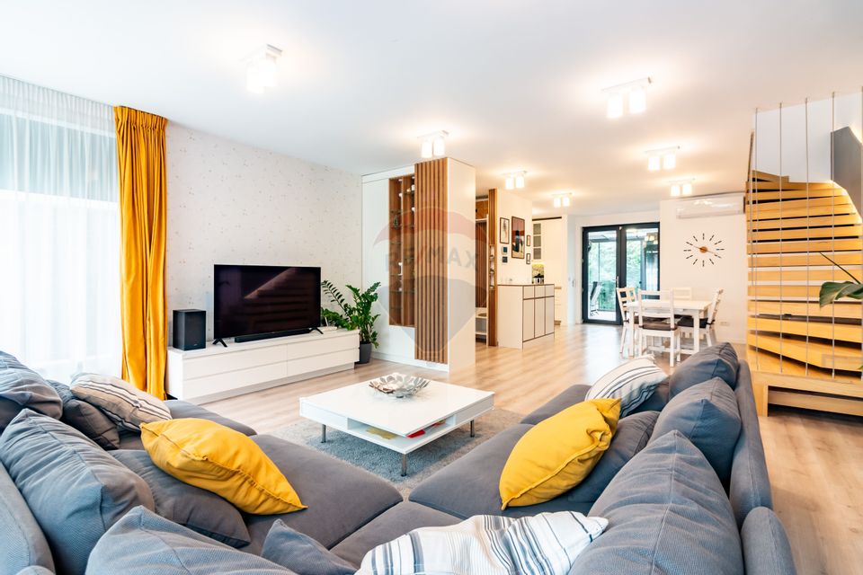 Casă / Vilă de vanzare la intrare in Tunari, toate utilitatile