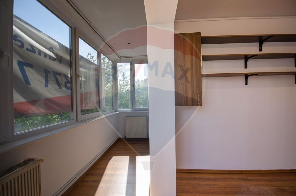 Apartament cu 4 camere de vânzare în zona Steaua