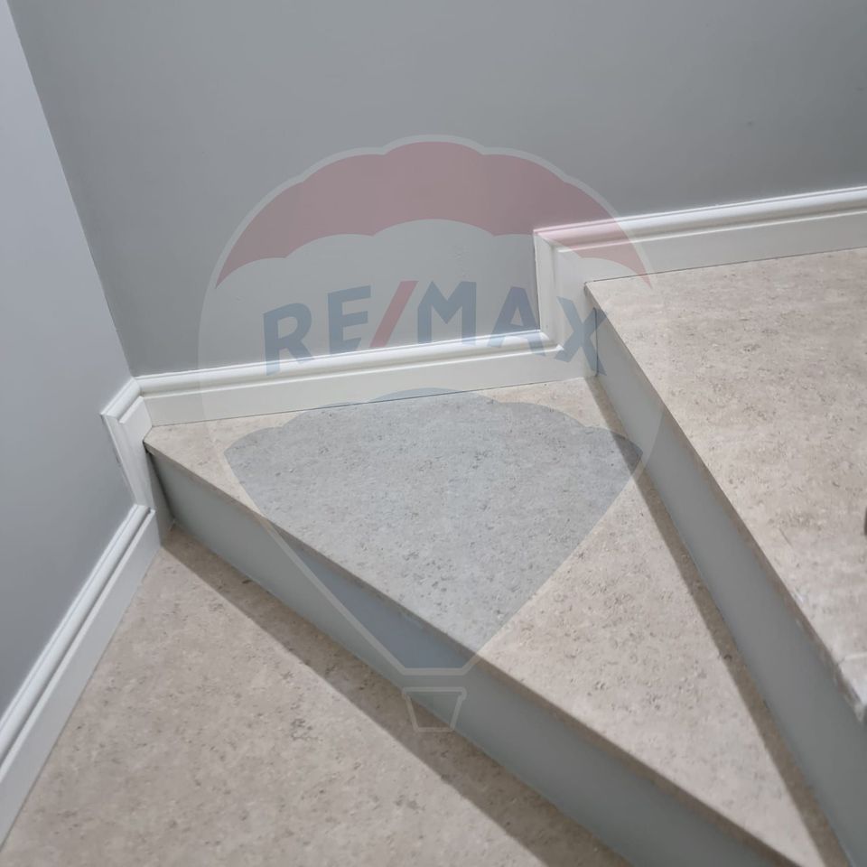 DE VANZARE Vila tip Quadruplex OTOPENI