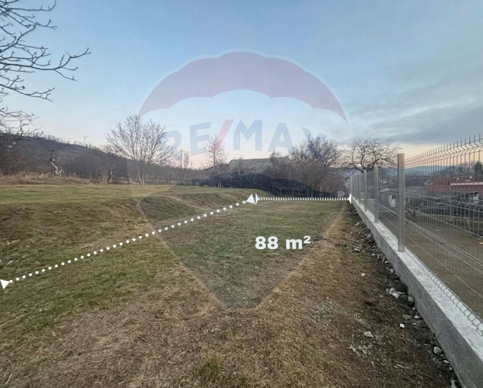 Land 2,456sqm Buhoci / DJ Strada Puntii