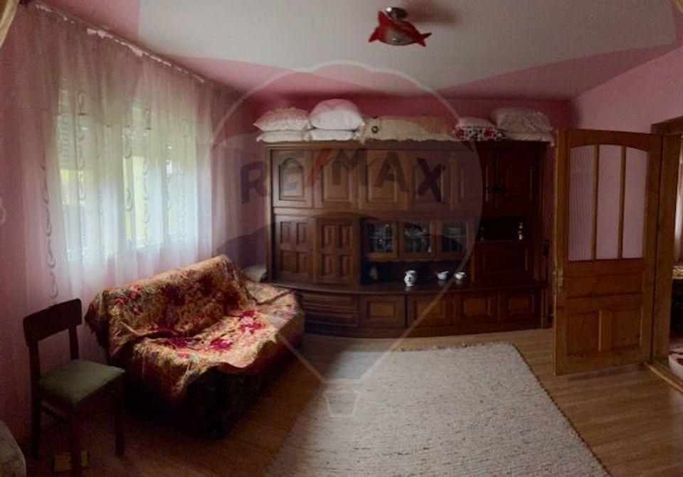 Casă / Vilă cu 5 camere de vânzare