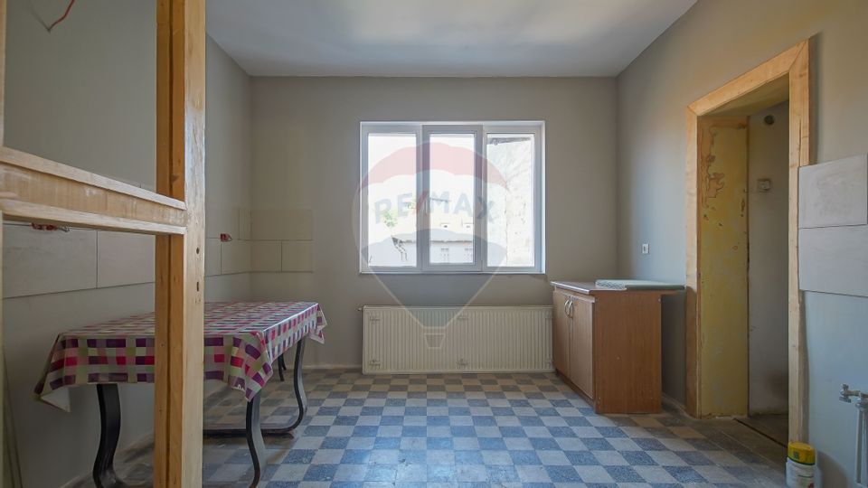 Apartament cu 3 camere de vânzare în zona Brasovul Vechi