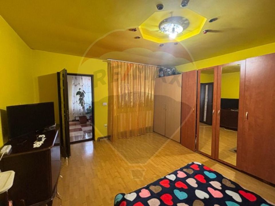 Casă spațioasă cu garaj - Mogoșoaia, foarte aproape de Podul Mogoșoaia