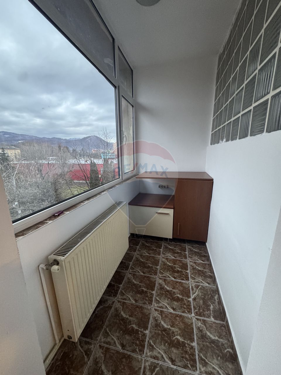 Apartament 2 camere+Garaj 16 mp in zona excelenta a strazii G.Cosbuc