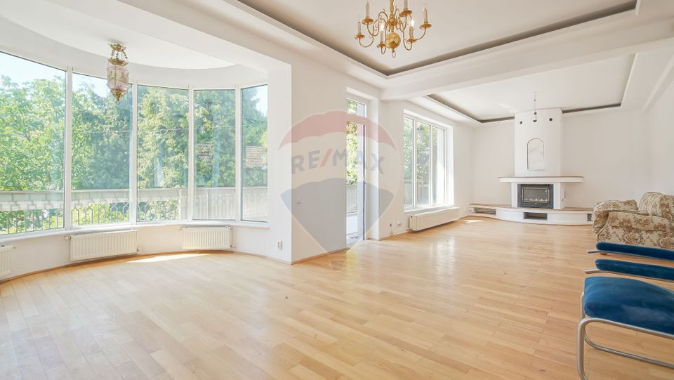 530sq.m Commercial Space for rent, Ultracentral area