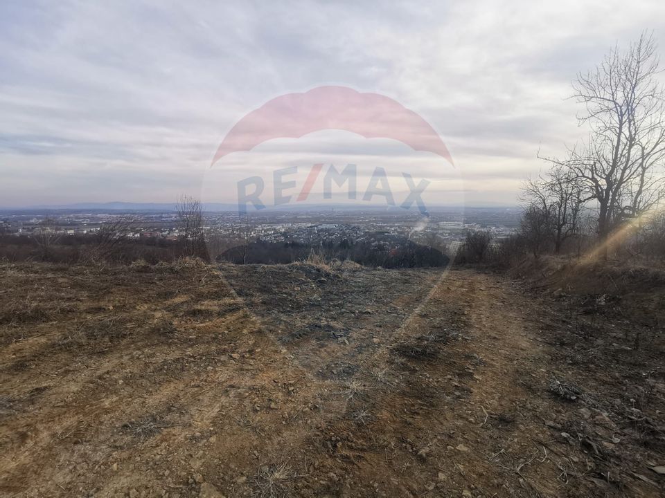 Teren intravilan cu priveliște,  951mp