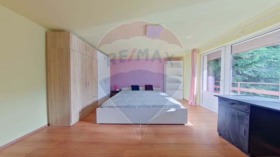 Casa individuala, 3 dormitoare, curte, langa UMF