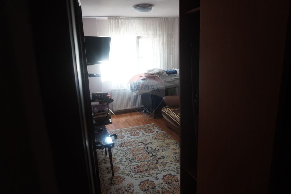 Apartament cu 3 camere de vânzare în zona Central