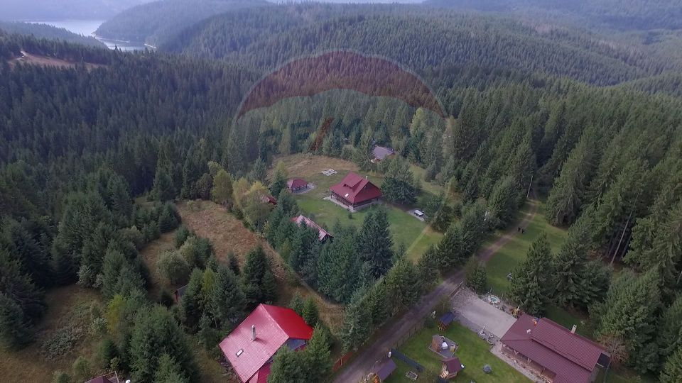 Casă de vacanță, de vânzare, pretabilă locuință sau afacere hotelieră