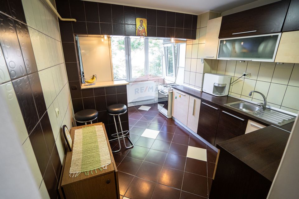 Apartament cu 3 camere de vânzare în zona Obcini