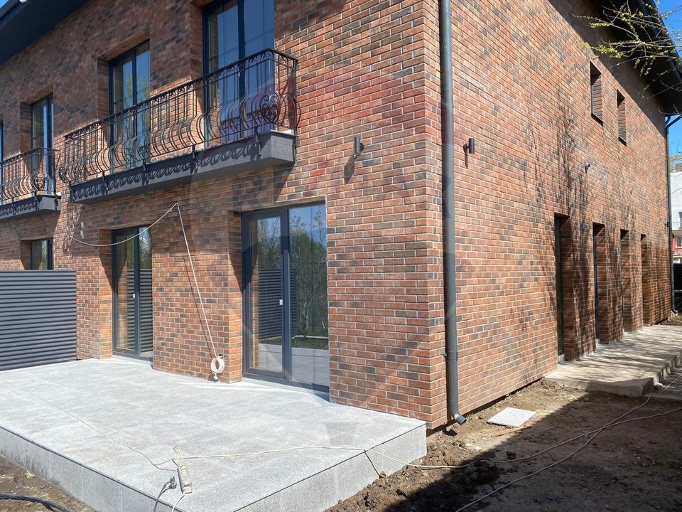 DE VANZARE Vila tip Quadruplex OTOPENI