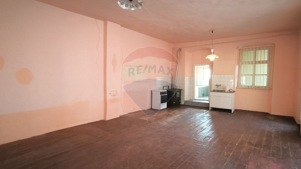 Casă cu istorie în inima Dumbrăveniului – 15 min. de Sighisoara!