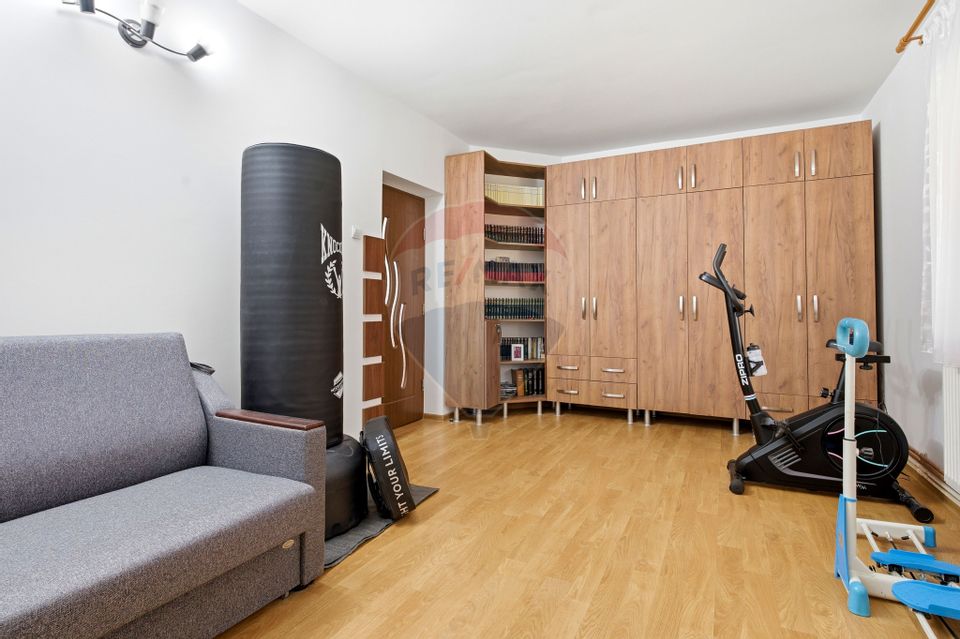 5 room House / Villa for sale