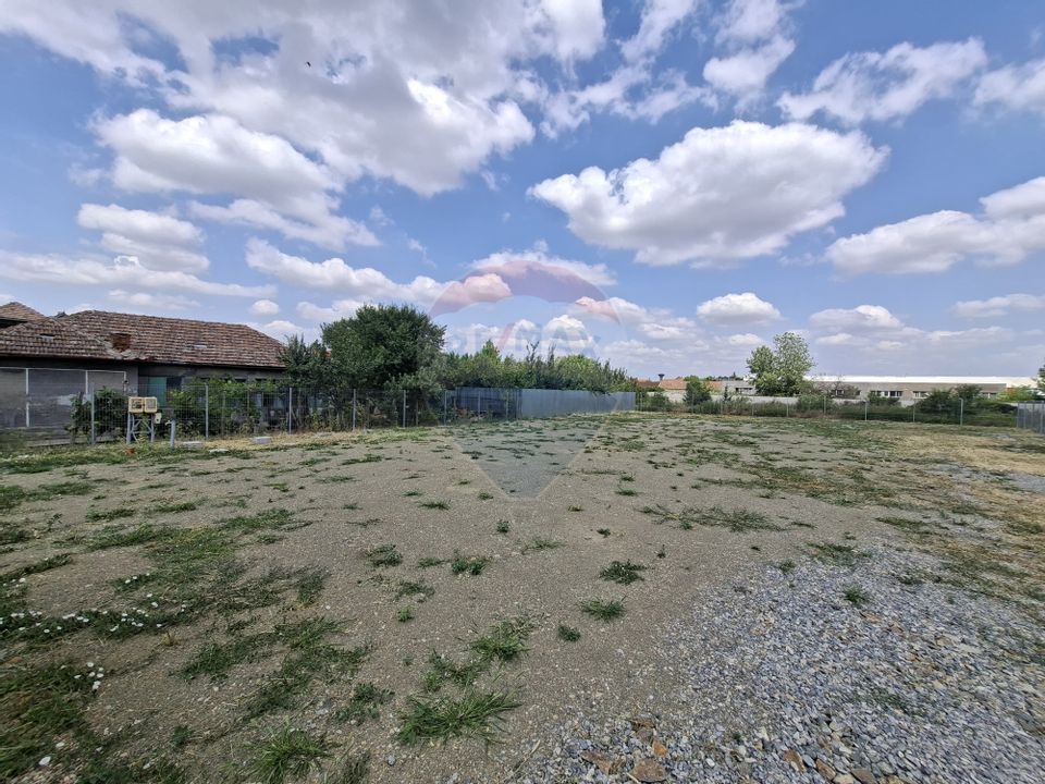 Teren logistic 907 mp de închiriat/ Aurel Vlaicu