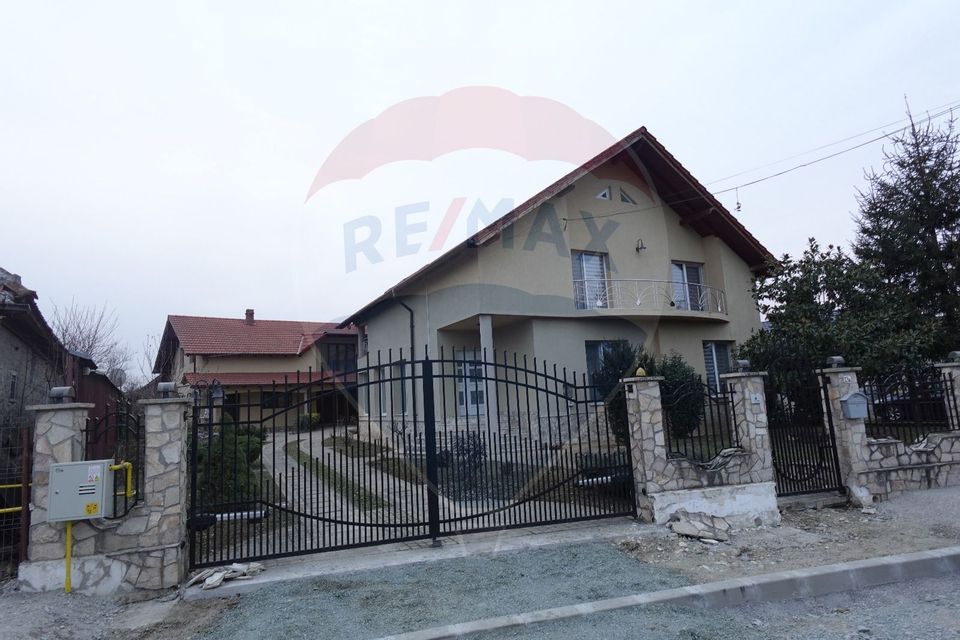 11 room House / Villa for sale
