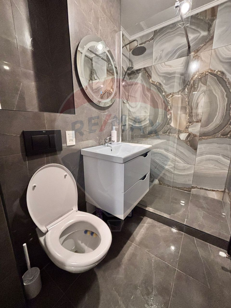 Apartament cu 1 camere de vânzare gata de inchiriat în zona DECEBAL