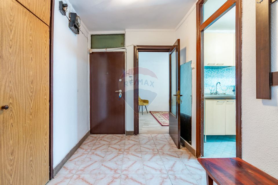 Apartament cu 3 camere de vânzare în zona Sebastian